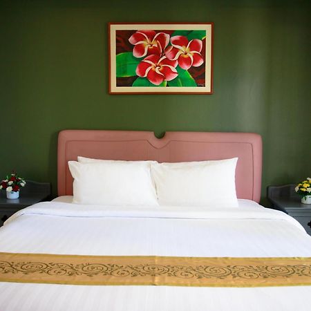 The Corner Apartment Patong Exterior photo