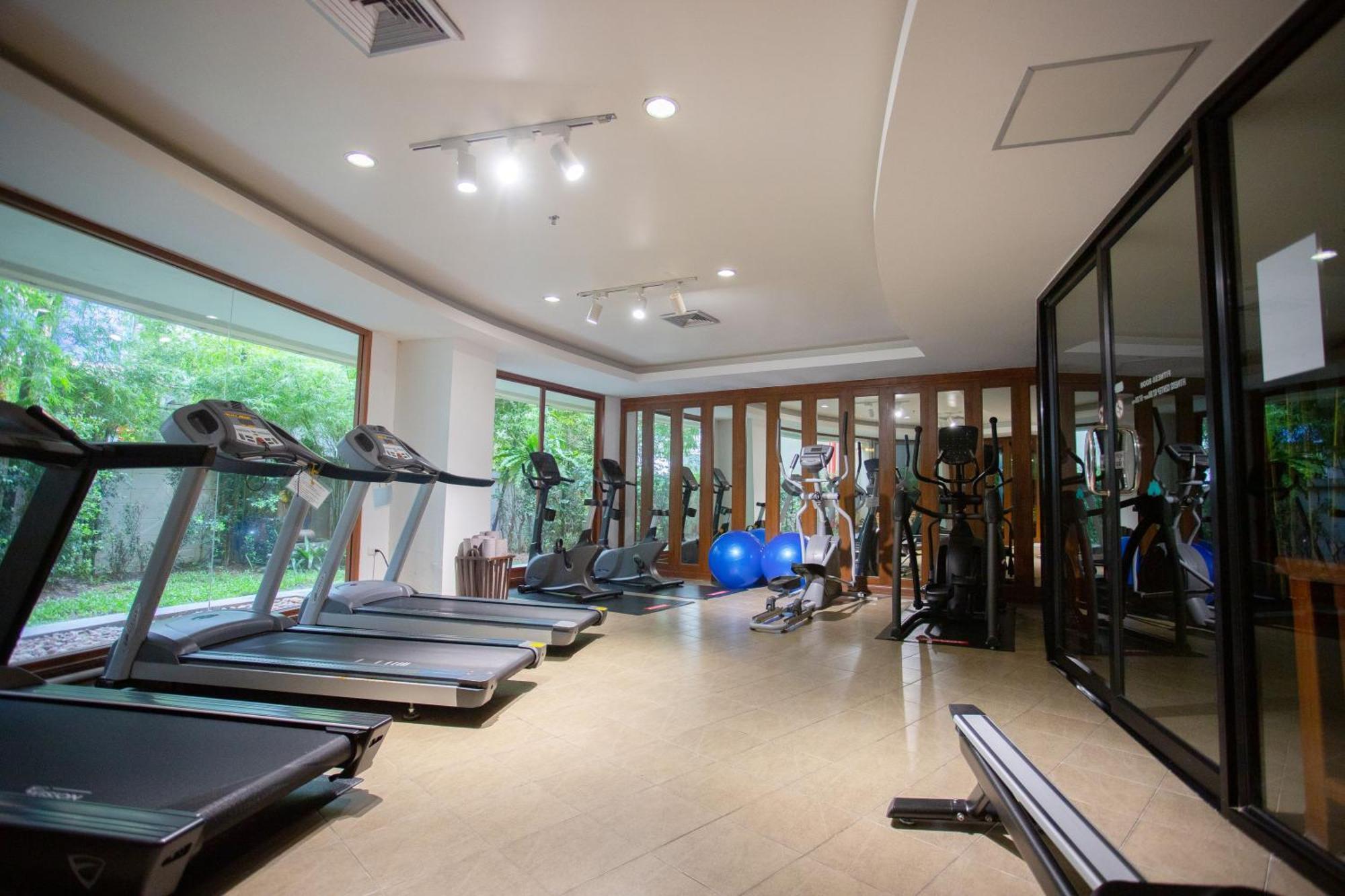 The Corner Apartment Patong Exterior photo