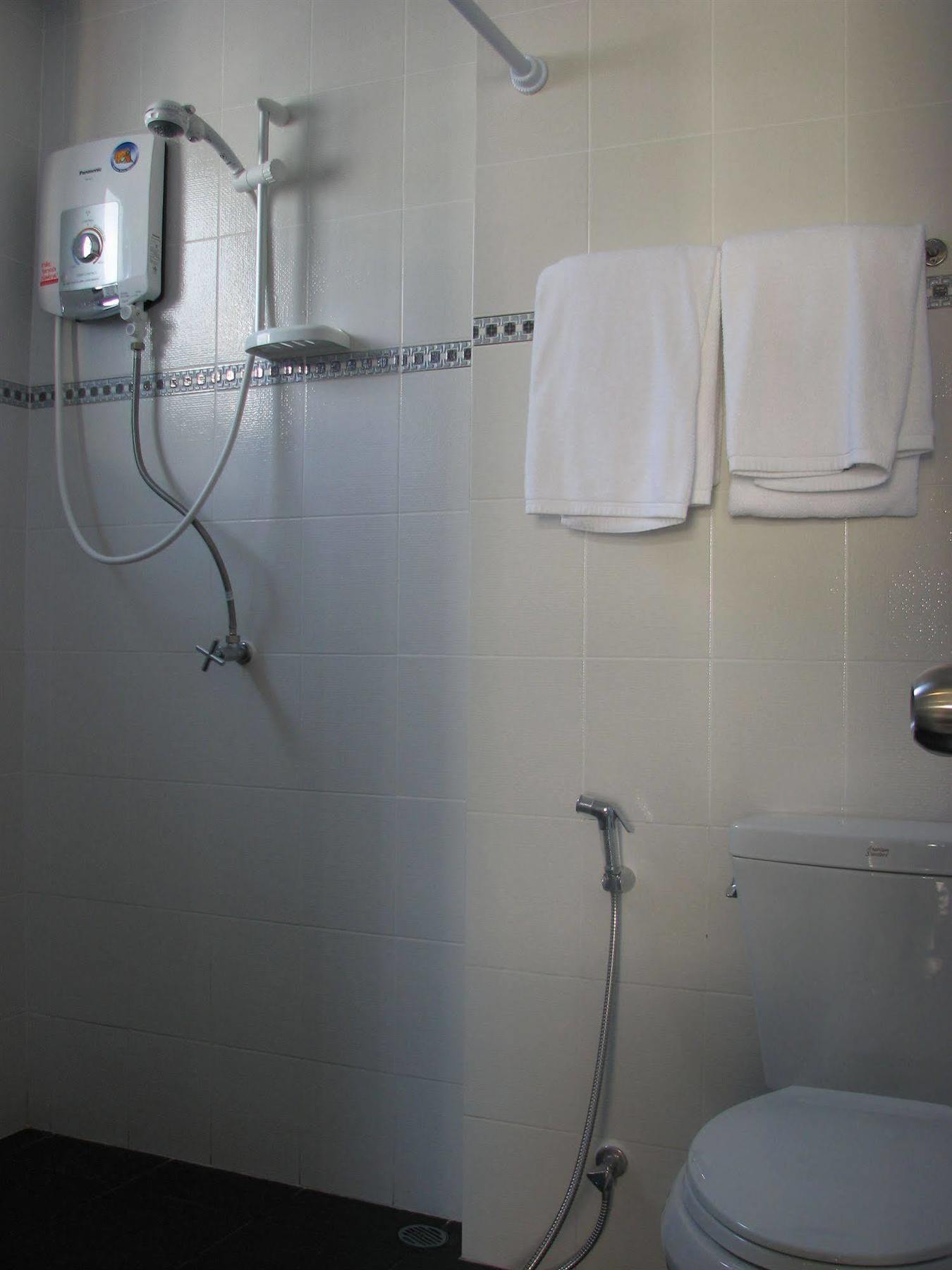 The Corner Apartment Patong Exterior photo